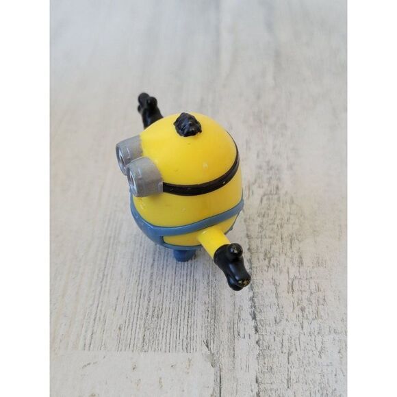 McDonald's minion confused surprise Despicable Me mini toy figure - Picture 2 of 6